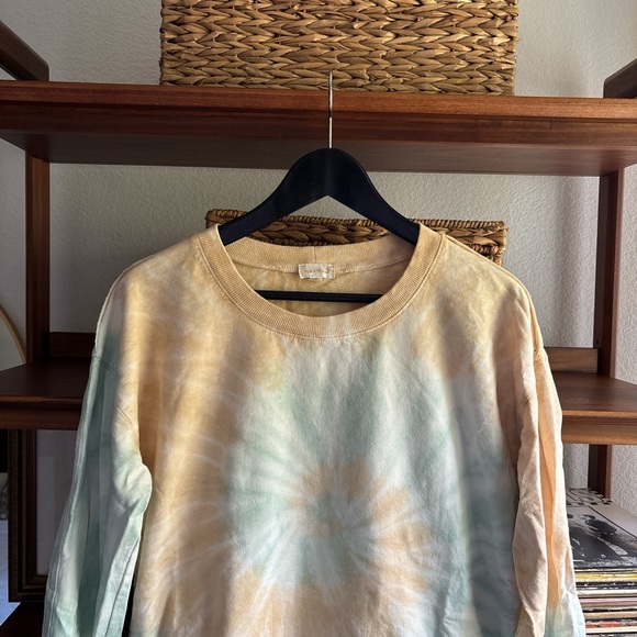 Hem & Thread Cream Pullover - Picture 2 of 5
